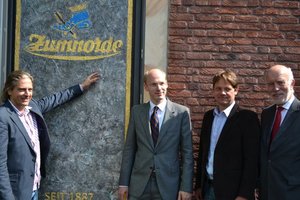 Brand Logos Shoe Store Zumnorde